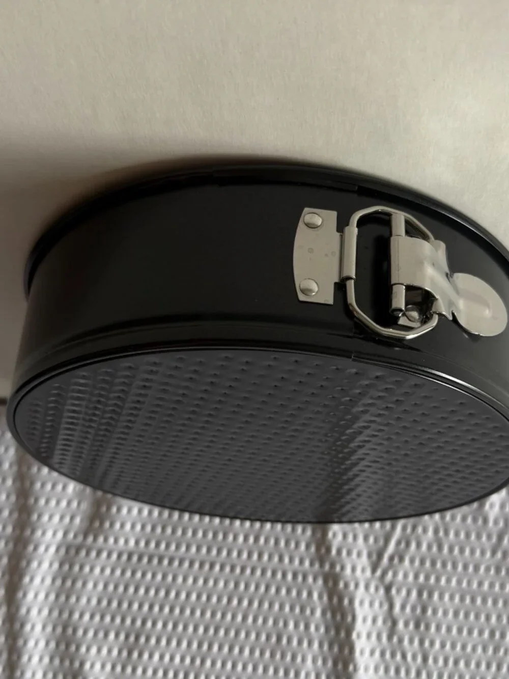 *Like New* Black Springform Pan 8 ½”